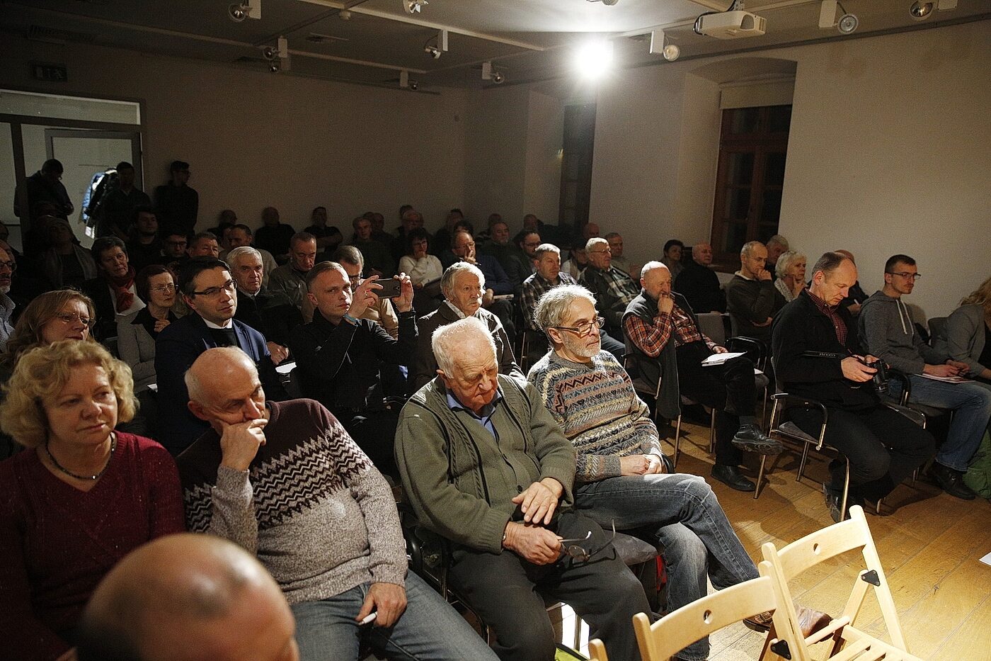 jk190122-lis04-224304