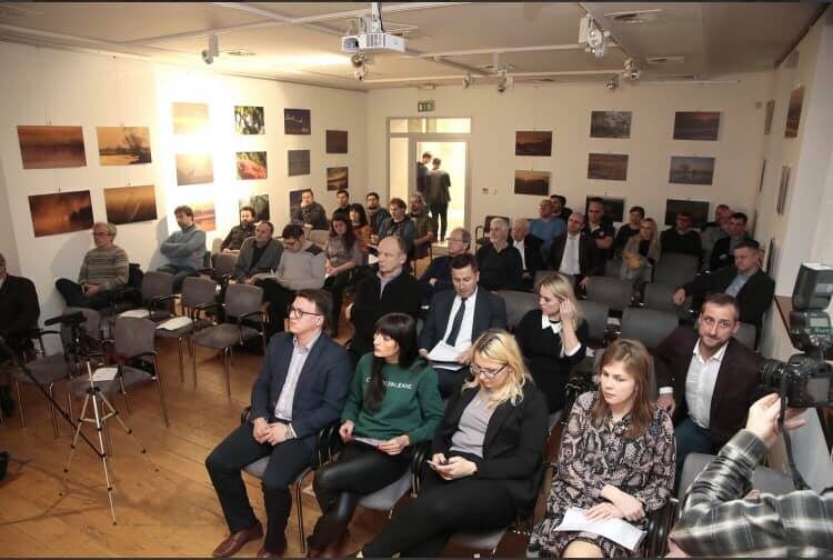 52983178_366684850832729_7436993352018427904_n